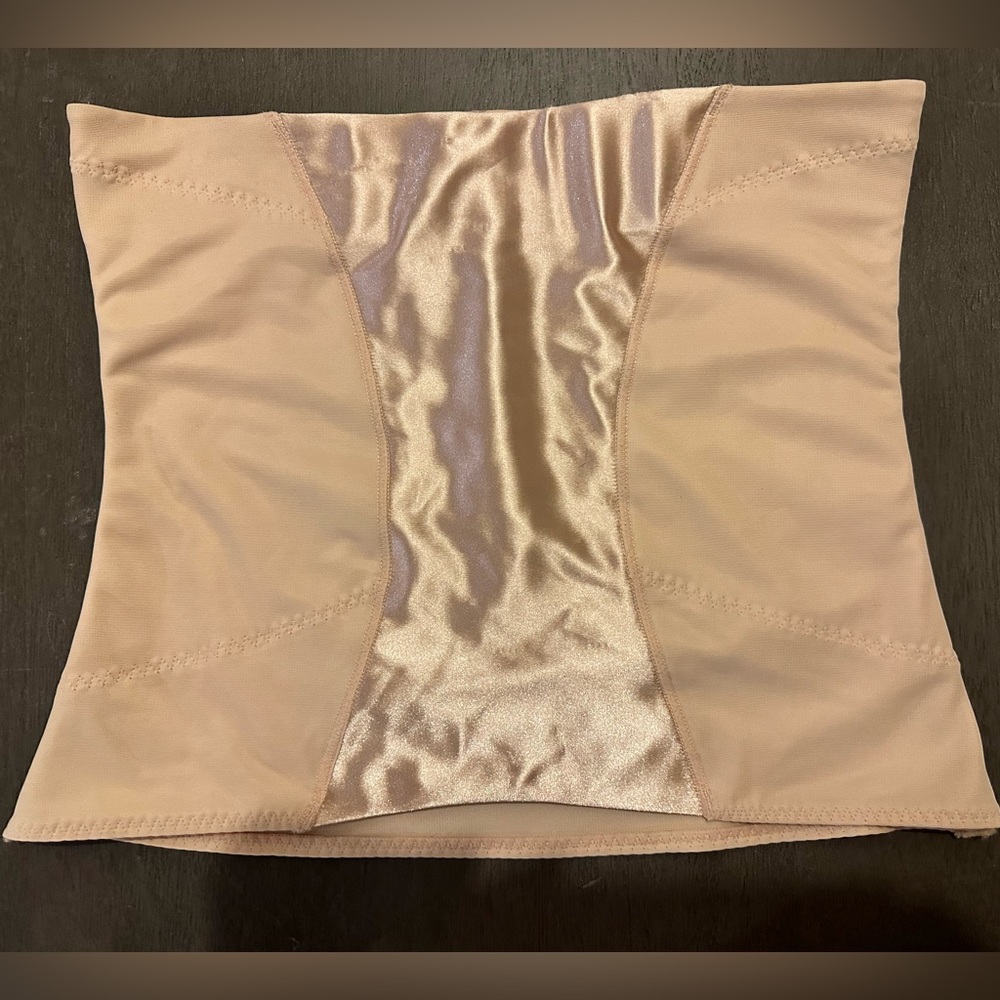 NWOT - Maidenform Waist Cincher With Anti-Static - Size M